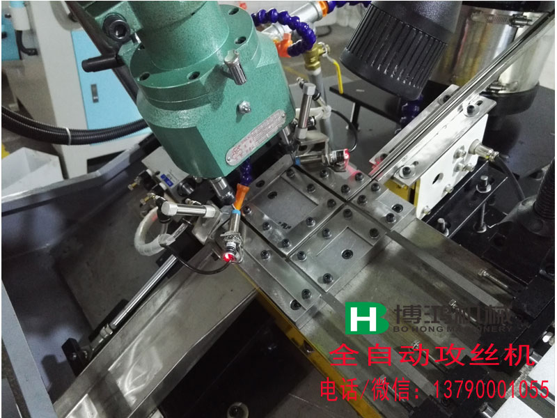 雙軸全自動攻絲機細節