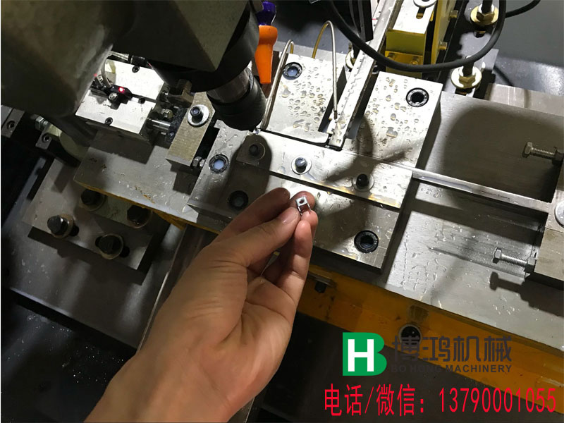 衝壓產品全自動攻絲機